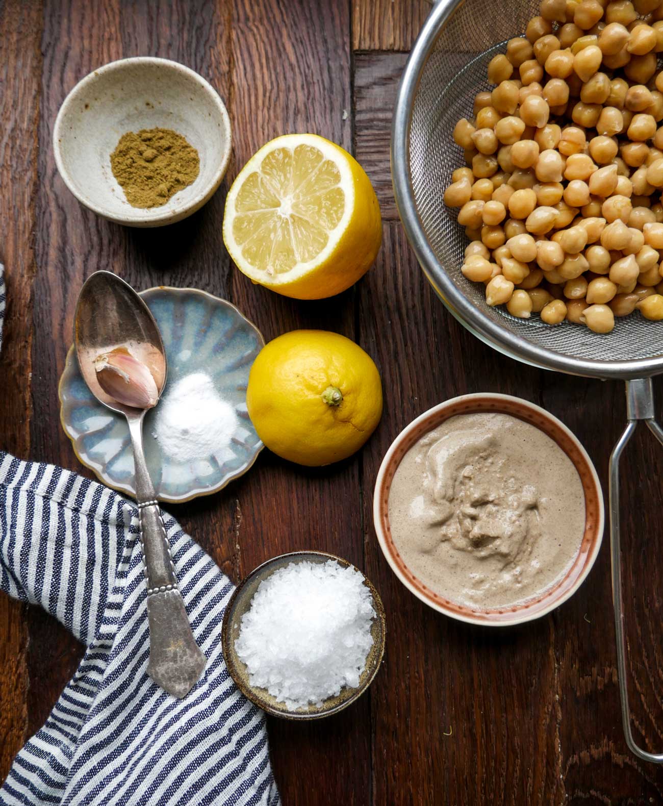 hvad er hummus lavet af ingredienser