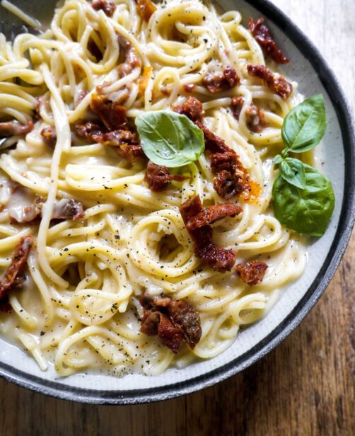 Vegansk Spaghetti Carbonara Nem cremet opskrift på 20 min.