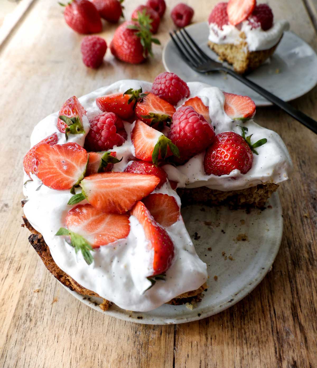 havretærte med creme vanilje og jordbær vegansk opskrift