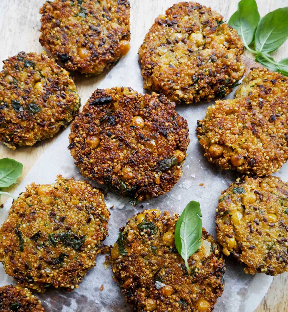 sådan laves veganske burgerbøffer med quinoa og kikærter