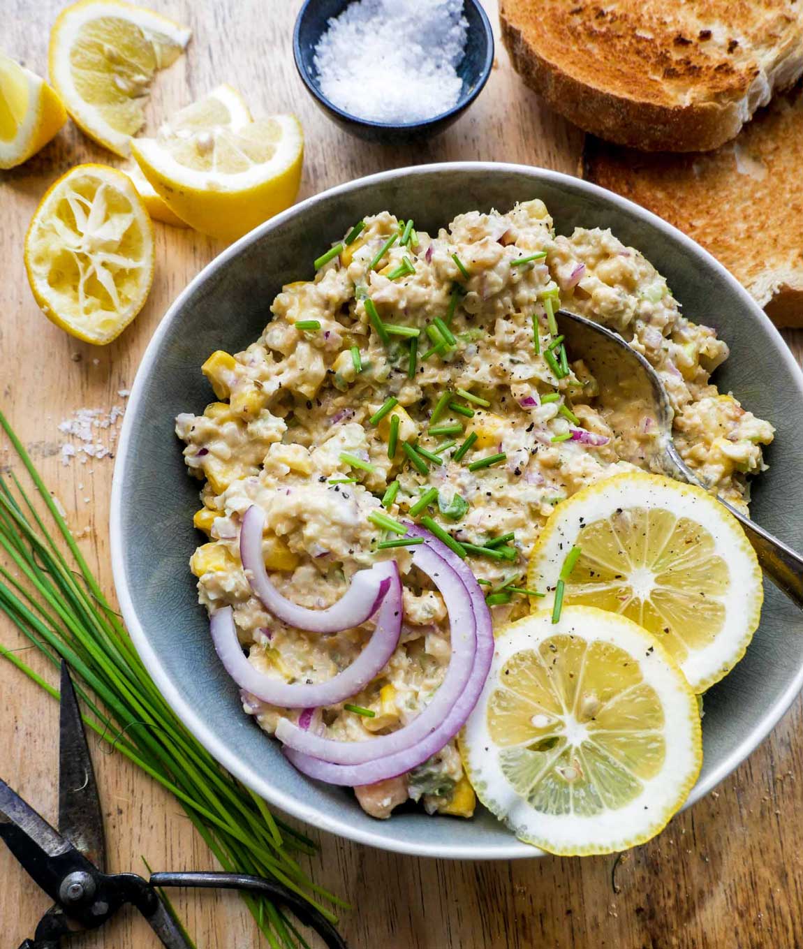 kikærtesalat som vegansk pålæg til frokost