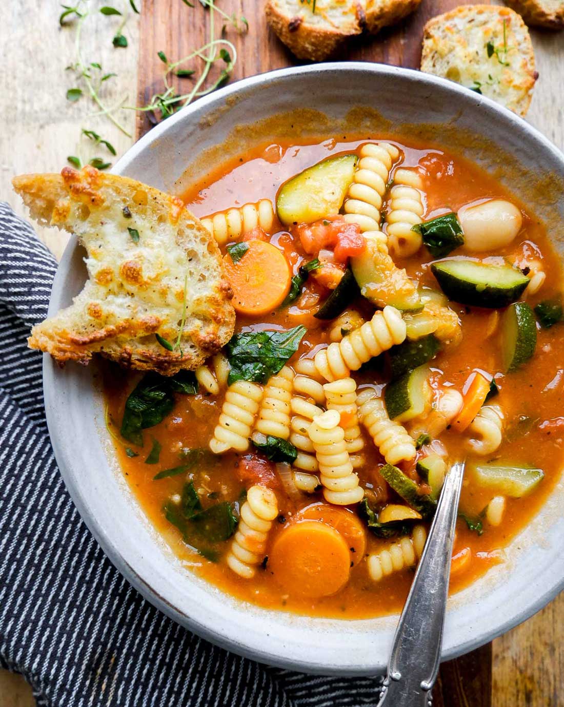 minestrone til vegetar og vegansk aftensmad