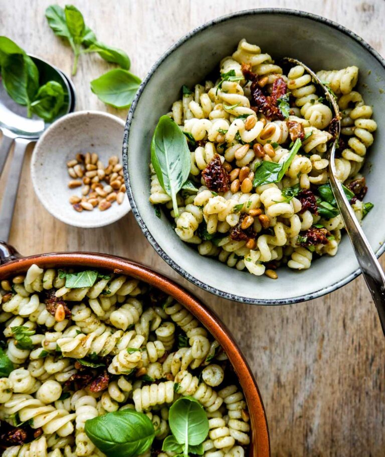 Pastasalat med pesto Opskrift med ingredienser på min