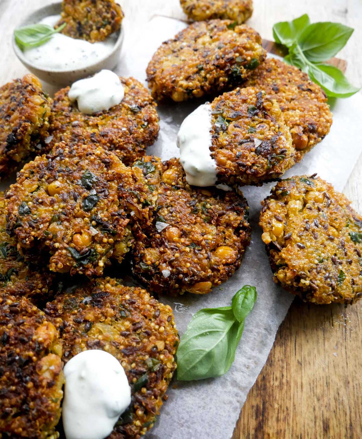 frikadeller med quinoa som tilbehør eller til salatskålen