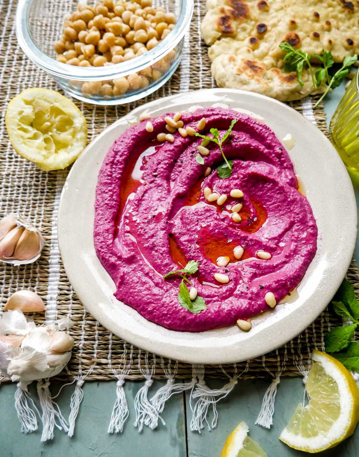 sund cremet hummus med rødbeder