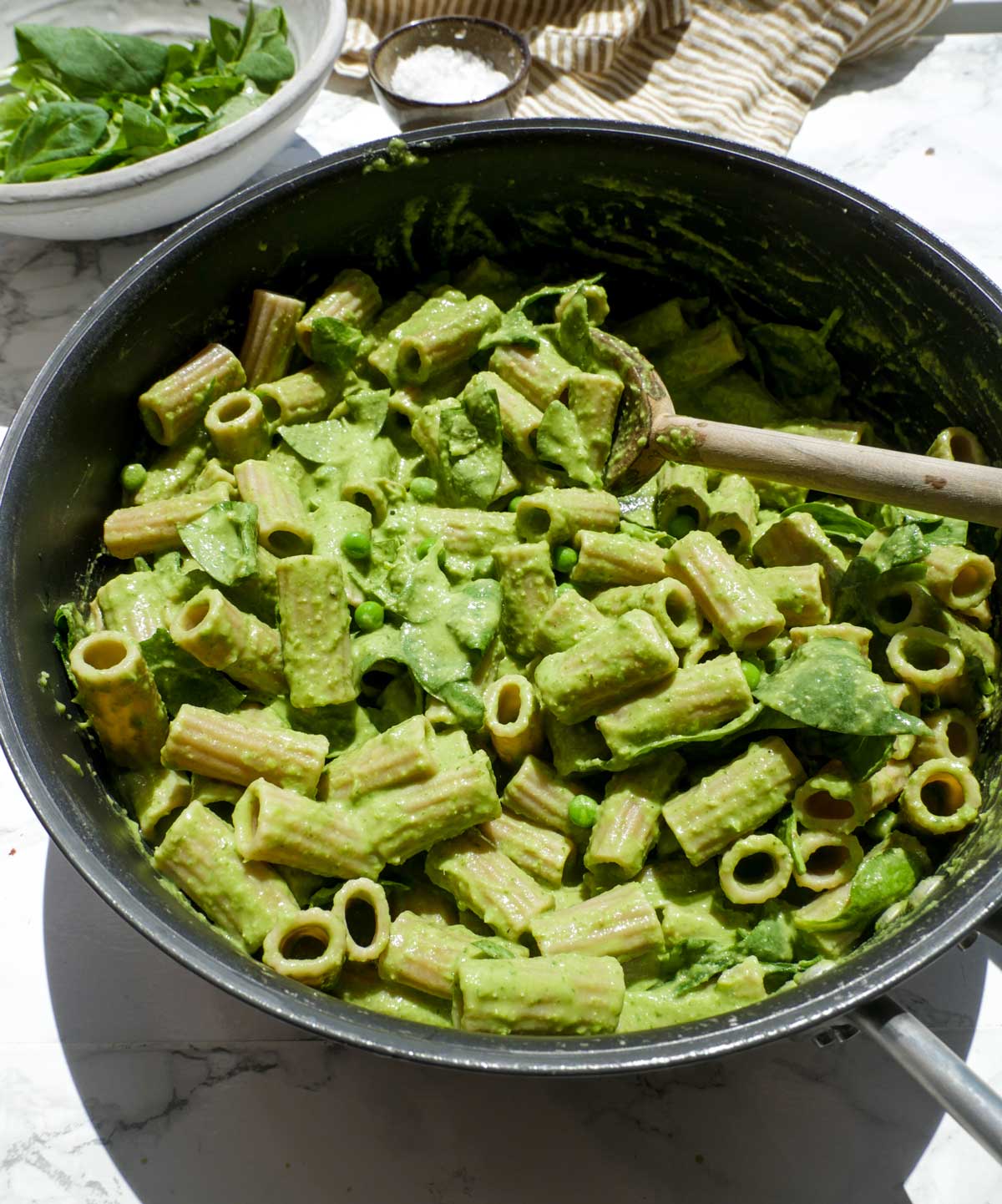 nem pasta sund opskrift med spinat