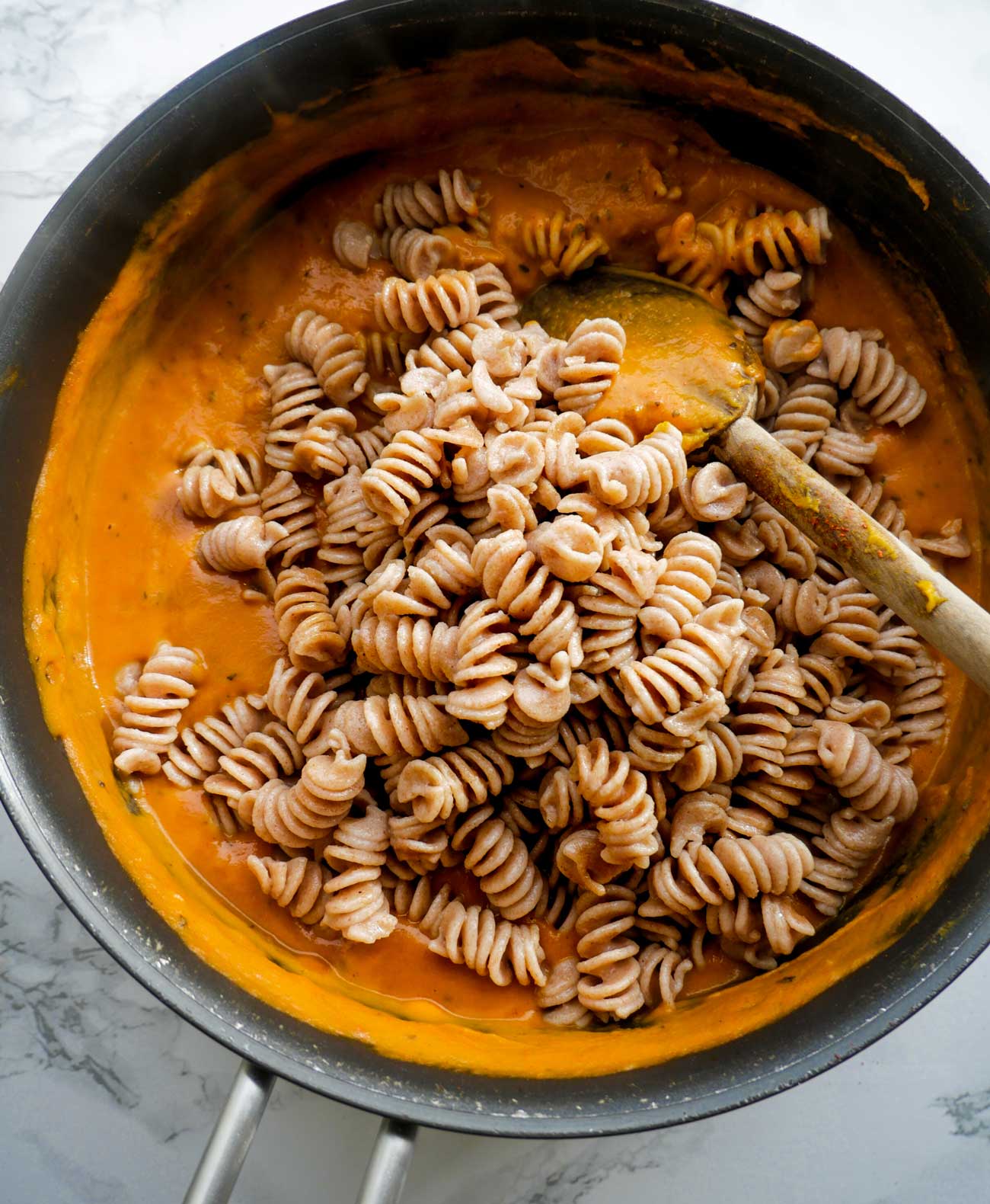 opskrift på pasta med cremet sovs