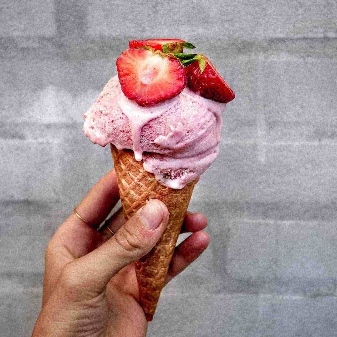 ice cream strawberry